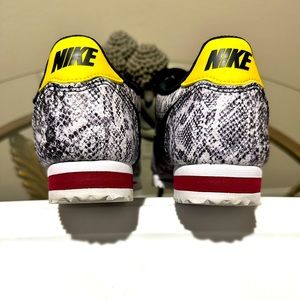 NIKE CORTEZ SNAKE SKIN